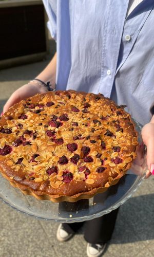 TARTA BAKEWELL Z KREMEM MIGDAŁOWYM I MALINAMI