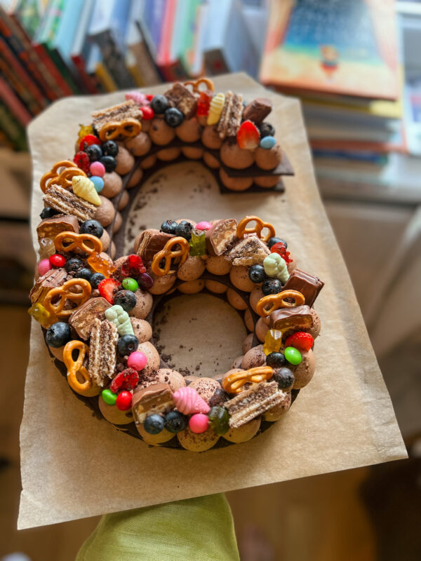 NUMBER CAKE