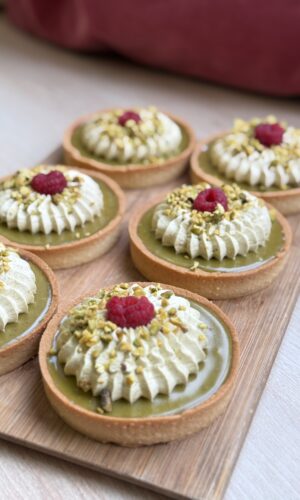 TARTALETKI PISTACJOWE Z MALINĄ 6 SZTUK