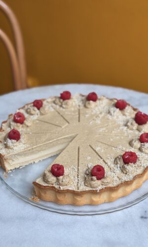 TARTA JOGURTOWA Z KREMEM PISTACJOWYM